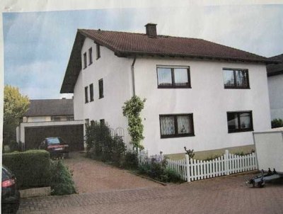 Zweifamilienhaus mit Anliegerwohnung im DG