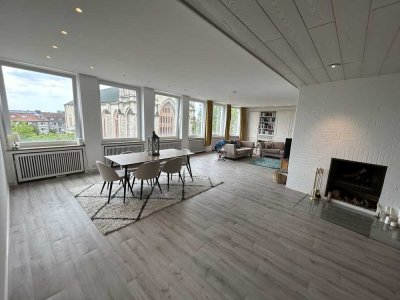 Großzügige Penthouse Wohnung/ Büro über den Dächern der Innenstadt