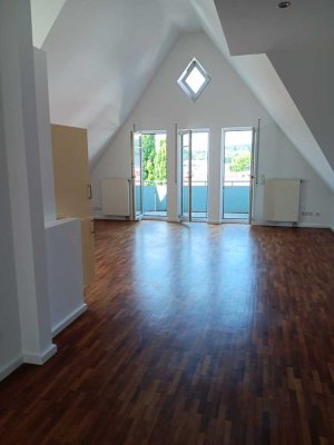 Von Privat: 65QM 2 Zimmer-DG-Wohnung in Hofheim-Altstadt