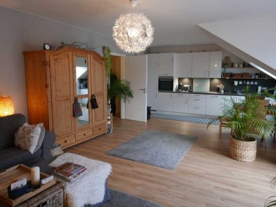 Großzügige 3-Zimmer-Wohnung im Dachgeschoss mit Balkon in Hamburg Bergedorf