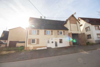 Sanierungsbedürftiges Bauernhaus mit Potenzial