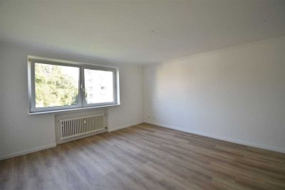 Renoviert! Bezugsfreie 3-Zi-Whg mit Balkon in ruhiger Lage