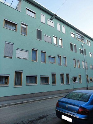 Nette Single Wohnung mit Balkon