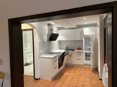 Geräumiges 1-Zimmer-Apartment mit EBK in Weinheim