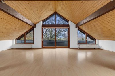 Loft-artige Studiowohnung mit Balkon und Dachterrasse