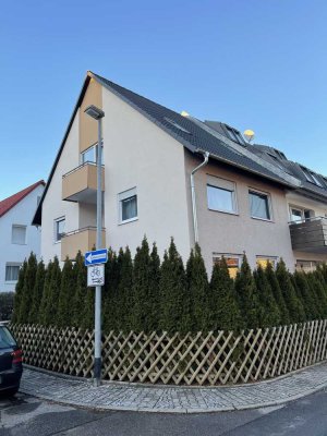 Top renovierte Doppelhaushälfte mit sieben Zimmern in Gerlingen
