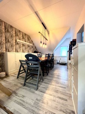 Schöne 3-Zimmer-DG-Wohnung in Essen-Dellwig,