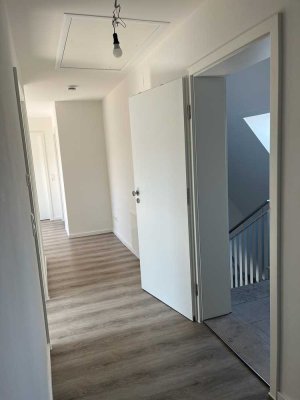 Schöne und helle 3,5 Zimmer Dachgeschosswohnung im Landkreis Günzburg, Leipheim - Ortsteil Riedheim