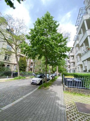 Saniertes Einzeldenkmal im Dichterviertel mit Aufzug