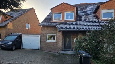 Doppelhaushälfte mit Luxusküche und Sauna auf Wunsch teil- oder vollmöbliert.