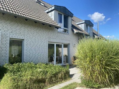 *reserviert* Gepflegte Doppelhaushälfte mit gehobener Ausstattung, idyllischem Garten & Badeteich