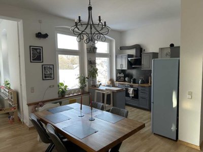 4 Zimmer  Wohnung / lichtdurchflutet / charmant und mit Balkon