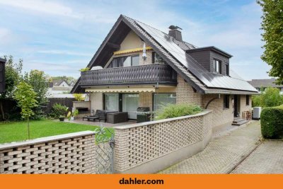 Top modernisiert, viel Platz, Wärmepumpe, PV, 3 Garagen, ELW, Baugrundstück