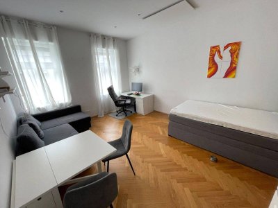 Sanierte 1 ZI Wohnung + Küche + Bad - am Brunnenmarkt !