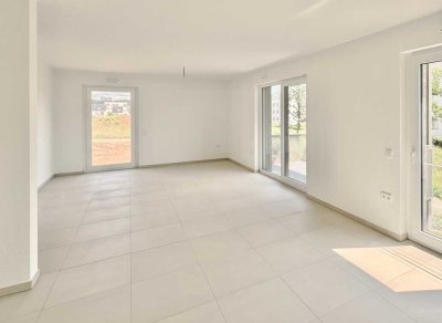 neu, hochwertig, Balkon und Küche, traumhafte Lage: helle, großzügige 2-Zi-Wohnung im schönen Neubau