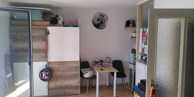 von privat: Stilvolles Altstadt-Apartment mit 2 Balkonen + Keller