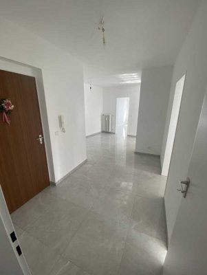 Attraktive 3-Zimmer-Wohnung mit Lift, Balkon & Stellplatz