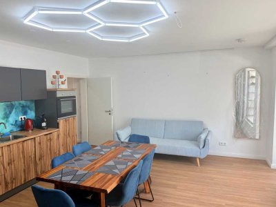 Erstbezug eines Exklusives Saniertes Möbliertes 2-Zi.-Apartment im EG in Erlangen Zentrum