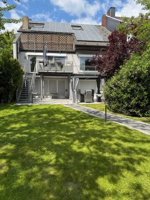 Großes Haus mit vermieteter Arztpraxis / Wohnen mit Gartenidylle u Sauna – Insgesamt 521m2 groß