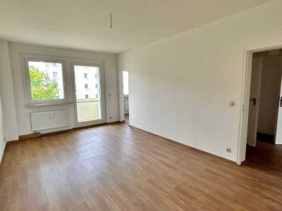 //2 Monate die Kaltmiete sparen + Kautionsfrei // helle 3 Raum Wohnung mit Balkon//