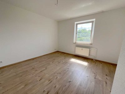 Jetzt zugreifen - großzügig geschnittene 4-Zimmer-Wohnung