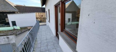 Helle 4-ZKB mit Balkon, Gartenanteil und Garage,88m²