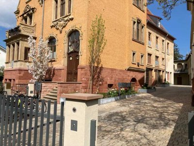 Geschmackvolle, neuwertige 2-Zimmer-Erdgeschosswohnung mit gehobener Innenausstattung in Landau