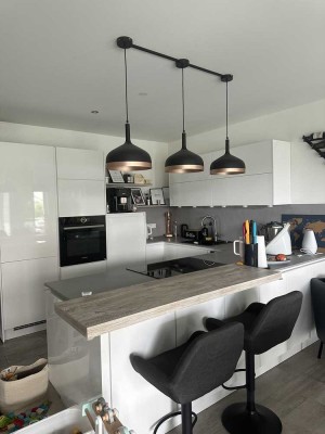 Geschmackvolle, neuwertige 3-Zimmer-Wohnung mit geh. Innenausstattung mit Balkon und EBK