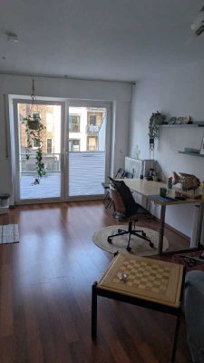 Zur Zwischenmiete Sommersemester wegen Auslandaufenthalt - Möbliertes 1-Zi-Apartment in zentr. Lage
