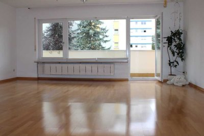 Familie? Homeoffice? 
Viel Platz + Wohlgefühl am Stadtpark: ruhige, bezugsfreie Whg. mit Tiefgarage