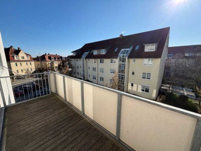 NEU! Toll sanierte 2-RW mit großem Balkon + Keller und mehr..!