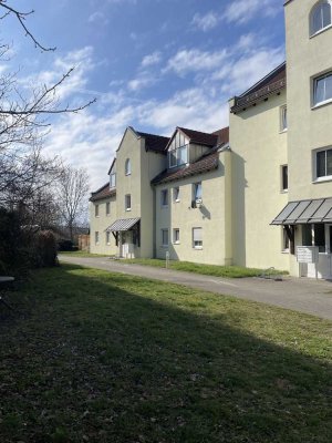 Helles geräumiges Apartment -unvermietet- in Leipzig Leutzsch - Balkon , EBK,Duschbad, TG-Stellplatz
