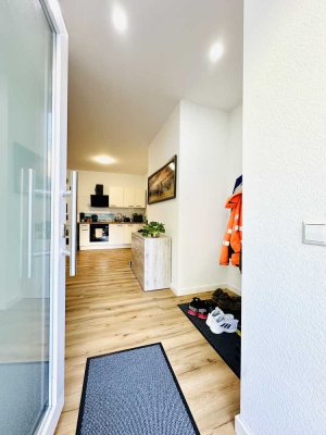 OPTIMAL GESCHNITTEN: Energetisch sanierte 2ZKB mit überhohen Decken in ruhiger Lage