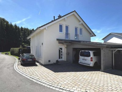 Familienglück mit Bergsicht – Gepflegtes Einfamilienhaus mit großzügigem Garten in Argenbühl