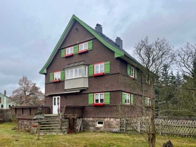 Großzügiges 10-Zimmer Holzhaus in Toplage von Olbernhau + große Garage/Werkstatt