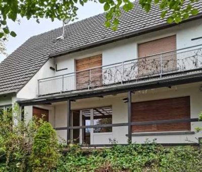 Für Familien: Ehemaliges Pfarrhaus in bevorzugter Höhenlage von Königswinter-Oberpleis zu vermieten