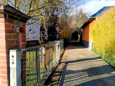 Mehrgenerationenhaus!
3 Etagen + Einzelgarage und DG-Reserve