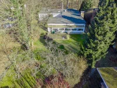 Bungalow mit großem Grundstück und Entwicklungspotenzial in ruhiger Wohnlage von Krailling