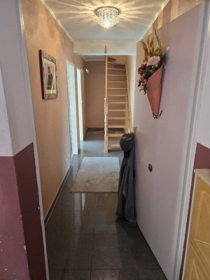 Geschmackvolle 4-Zimmer-Maisonette-Wohnung mit Balkon und Einbauküche in Berlin Kreuzberg