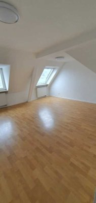 stilvolle 2-Zimmer-Dachgeschosswohnung in Stuttgart