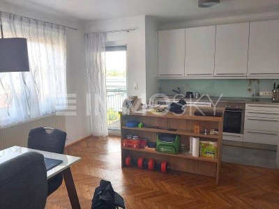 Aufwendig renovierter Pärchenhit mit idealer Infrastruktur
