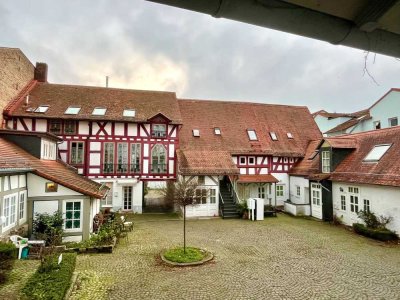 Charmante 4-Zimmer-Wohnung in Friedrichsdorf - Fachwerk mit tollem Innenhof