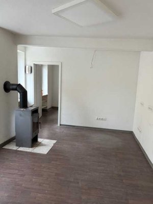 Teilmöblierte 1 Zimmer-Wohnung ab sofort frei!