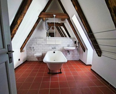 Maisonette-DG-Wohnung kernsaniert Niedrigenergie Wallbox Stellplatz