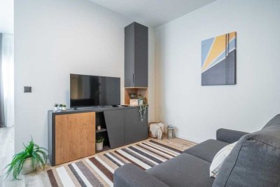 Vollständig renovierte 2,5-Zimmer-Wohnung und Balkon