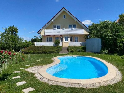Einfamilienhaus mit Pool und Traumblick auf Öhringen