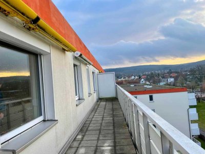 Großzügige Wohnung mit Balkon, Garage und PKW-Stellplatz