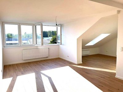 Modernes 3-Zimmer-Dachgeschoss: Neu renoviert und mit viel Charm-Stellplatz möglich