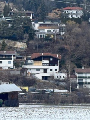 Haus in 0mes 180m² mit Garten, Garage und atemberaubendem Bergblick!