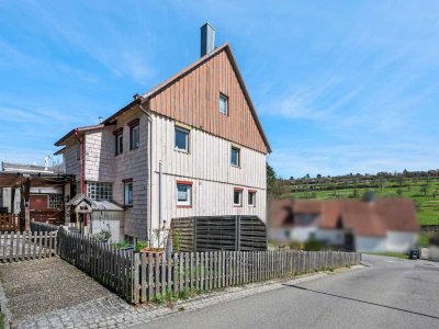 Großzügiges Mehrfamilienhaus mit PV-Anlage in ruhiger Lage von Egenhausen